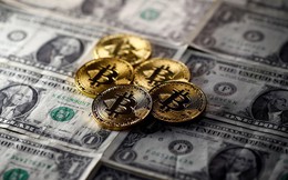 Mặt tối 'chơi tiền ảo': 1/5 nhà đầu tư đi vay tiền để 'đánh Bitcoin' và cứ 4 người thì có 1 người không thể trả nổi nợ!