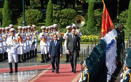 Hình ảnh lễ đón trọng thể Thủ tướng Pháp thăm chính thức Việt Nam