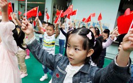 Trung Quốc ra chính sách bất ngờ, cổ phiếu giáo dục cắm đầu tụt dốc