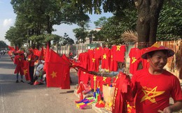 Choáng ngợp trước hình ảnh cờ đỏ sao vàng trước trận Việt Nam - Philippines