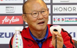 HLV Park Hang-seo bật cười khi nghe hậu vệ Malaysia nói Việt Nam chủ trương đá xấu