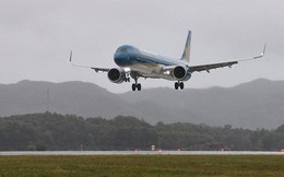 Máy bay chở Thủ tướng đáp xuống sân bay Vân Đồn