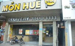 Sau Sài Gòn, hàng loạt cửa hàng món Huế ở Hà Nội đóng cửa không rõ lý do, công nhân bắt đầu tháo dỡ biển hiệu