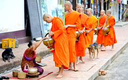 Học cách sống an yên của người Lào: Hãy nuôi dưỡng cho mình một đức tin, cả vũ trụ sẽ hợp lực để giúp bạn đạt đến lý tưởng đúng nghĩa