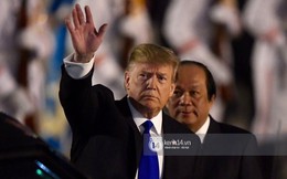 Tổng thống Mỹ Donald Trump xuống chuyên cơ, đang trên siêu xe "quái thú" vào trung tâm Hà Nội