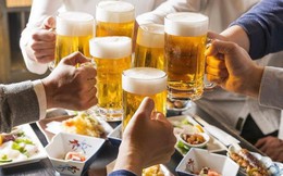 Người Việt uống 4 tỷ lít bia/năm, nhưng EuroCham "quan ngại" dự luật Cấm bán rượu bia từ 15 độ cồn trở lên trên Internet sẽ "đi ngược xu hướng" thời 4.0