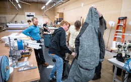 Một công ty tại Hà Lan đã sáng tạo ra chiếc túi ngủ tiện nghi dành cho những người vô gia cư