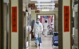 Áp lực dân số già hóa, tâm lý 'trọng công, chê tư' đẩy hệ thống y tế Trung Quốc vào bế tắc