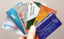 Doanh nghiệp trả lương qua thẻ ATM của ngân hàng lớn, nhưng sử dụng thẻ ATM của những ngân hàng này có thực sự lợi hơn?