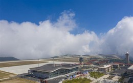Bên trong sân bay nằm trên 'biển mây' vừa mở cửa tại Trung Quốc