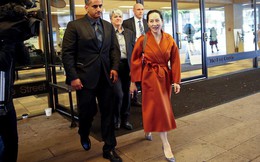 Sau 10 tháng tù lỏng trong biệt thự triệu USD, 'công chúa Huawei' xuất hiện tại tòa như đi trình diễn thời trang