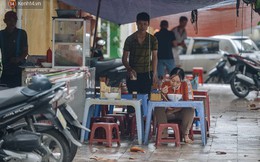 Một tuần sau vụ cháy kho Rạng Đông: Người dân "sống cùng khẩu trang" nhưng chợ cóc, quán ăn vẫn tấp nập như trước
