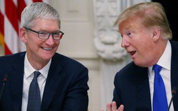 Tổng thống Trump lên tiếng: "Tôi đã gọi là Tim Cook Apple mà, nhưng nói chữ Cook nhỏ quá thôi"