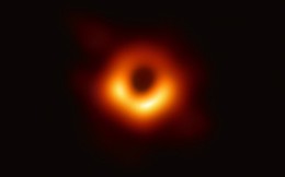 Đây là cách các nhà khoa học lần đầu tiên "chụp ảnh" được cái hố đen rộng 38 tỷ km