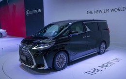 Lexus ra mắt "xe chở khách" với nội thất xa xỉ