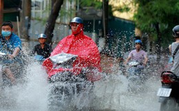 Mưa dông bao trùm miền Bắc trong ngày làm việc đầu tiên sau kỳ nghỉ lễ