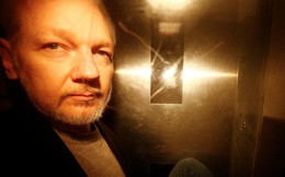 Nhà sáng lập WikiLeaks lĩnh án tù gần 1 năm