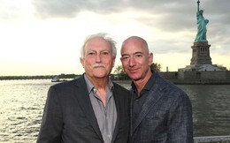 Mike Bezos - Từ cậu bé 16 tuổi một mình từ Cuba nhập cư vào Mỹ đến cha của người đàn ông giàu nhất thế giới