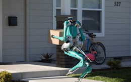 Ford thử nghiệm robot giao hàng có thể di chuyển như con người