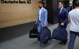 Cảnh tượng như khủng hoảng tài chính của Deutsche Bank: Nhân viên rời đi trong nước mắt, chỉ có 1 tiếng để thu dọn đồ đạc, áp lực đè nén từ Sydney sang London cho tới New York