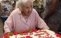 Được hỏi bí kíp sống lâu, cụ bà 107 tuổi bật mí: "Không bánh, không nước soda và không đàn ông"!