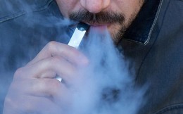 Ghi nhận người hút thuốc lá điện tử đầu tiên tử vong vì căn bệnh phổi bí ẩn