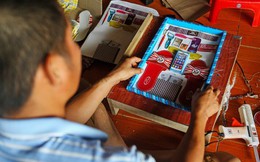The Economist: Tại sao người Việt "hóa vàng iPhone"?