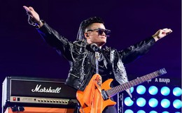 Jack Ma hát rock và khóc trong ngày từ chức chủ tịch Alibaba