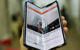 Quan tâm iPhone 11 làm gì, xem Galaxy Fold vừa mới về Việt Nam đây này!