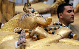 Kho báu giấu kín của Pharaoh Tutankhamun lần đầu tiên được đưa ra khỏi lăng mộ sau gần 100 năm