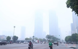 Sương mù giăng phủ Hà Nội, cao ốc mất hút