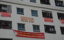 Hà Nội: Thực hư thông tin yêu cầu cư dân chung cư Linh Đàm không treo băng rôn đòi sổ hồng vì băng rôn có độc