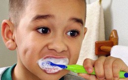 "Fluor gây khuyết tật bẩm sinh, ung thư" - thông tin đang lan truyền khiến nhiều người lo ngại, tẩy chay kem đánh răng: Sự thật thì sao?