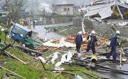 Nhật Bản sau bão Hagibis: Đường biến thành sông, nhà cửa đổ sập