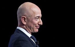 Vì sao Jeff Bezos luôn bình tĩnh trước biến động của cổ phiếu Amazon?