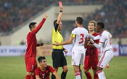 Thẻ đỏ cho UAE hoàn toàn chuẩn xác, nhưng không phải bởi "xương phía sau chân giòn hơn..."