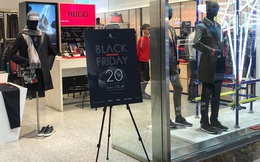 Black Friday 2019: Nơi xếp hàng dài chờ thành toán, nơi đìu hiu không một bóng người