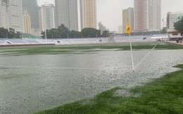 Sân bóng SEA Games ngập sũng nước trước giờ G, tiềm ẩn nguy cơ lớn cho U22 Việt Nam