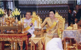 Tiết lộ khoảnh khắc bất thường của Hoàng quý phi Thái Lan trước khi bị phế truất, chứng tỏ việc "tranh sủng" với Hoàng hậu là có thật