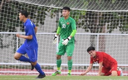Thủ môn U22 Việt Nam mắc sai lầm, fan kêu trời: Bóng đá Việt Nam chỉ "toang" vì thủ môn
