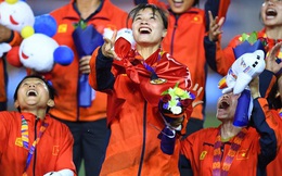 Tuyển nữ Việt Nam được thưởng hơn 10 tỷ đồng cùng nhiều hiện vật sau khi giành huy chương vàng SEA Games 30