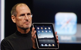 Nguồn gốc iPad xuất phát từ yêu cầu này của Steve Jobs: Một miếng kính để đọc email trong toilet