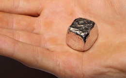 Rhodium - Kim loại quý giá nhất hành tinh: Đắt hơn vàng 5 lần, tăng trưởng 32% một tháng, dự đoán năm 2020 sẽ có giá 10.000 USD/ounce