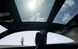Mercedes-Benz triệu hồi 750.000 xe từ mọi phân khúc vì sợ… bay cửa sổ trời