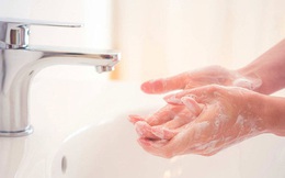 Nước rửa tay khô và xà phòng rửa tay cái nào tốt hơn? Đây là câu trả lời đúng nhất từ chuyên gia Bộ Y tế