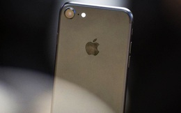 Thừa nhận không thể bẻ khóa được iPhone, FBI tiếp tục nhờ Apple giúp đỡ