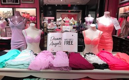 Sản phẩm của Victoria's Secret bị vứt ở bãi rác và góc khuất của ngành công nghiệp thời trang