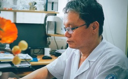 Chân dung “hiệp sĩ phá dịch”, bác sĩ Trương Hữu Khanh: Từ "kẻ gàn dở" của ngành y tới danh hiệu Thầy thuốc ưu tú, cứu giúp cho vô số người