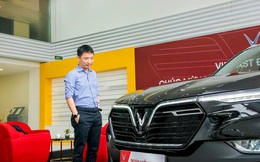 ‘Ông trùm’ Rolls-Royce Việt Nam mua VinFast Lux SA2.0 với màu sơn và trang bị gây bất ngờ