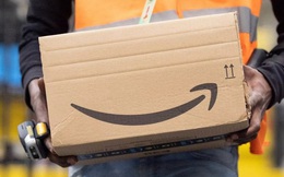 Đến cả một đế chế bán hàng trực tuyến như Amazon cũng phải “đau đầu” với Covid-19 vì khan hàng và giao hàng trễ